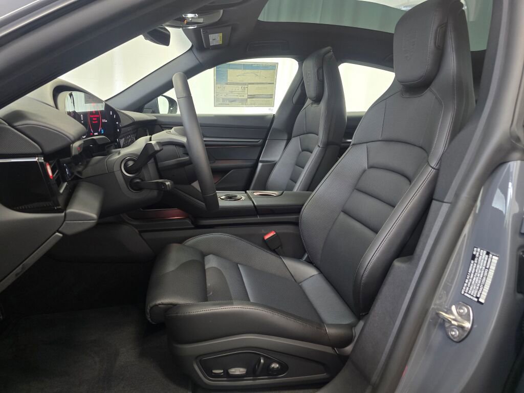 New 2025 Porsche Taycan image 5