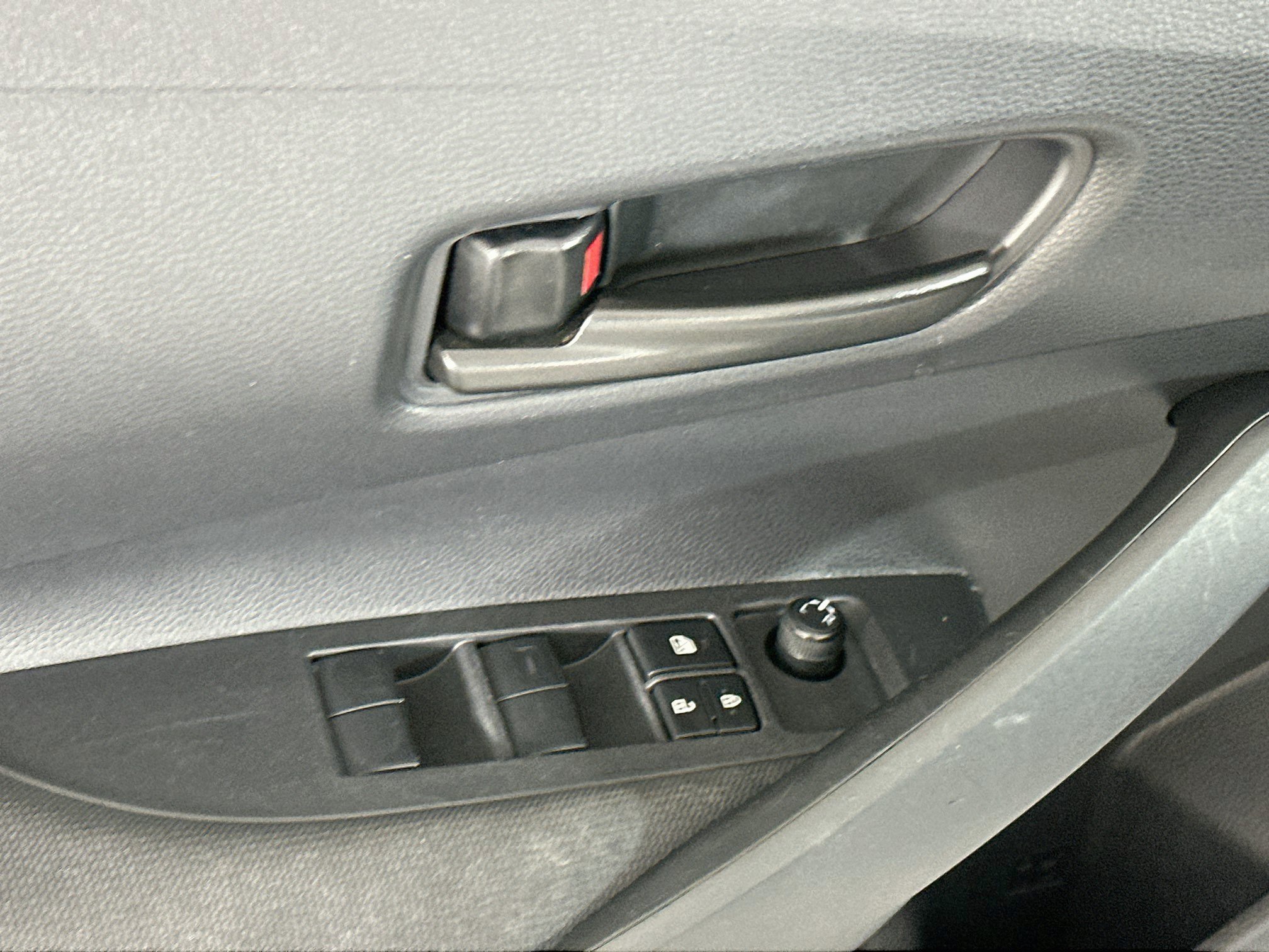 Used 2025 Toyota Corolla LE FWD image 15