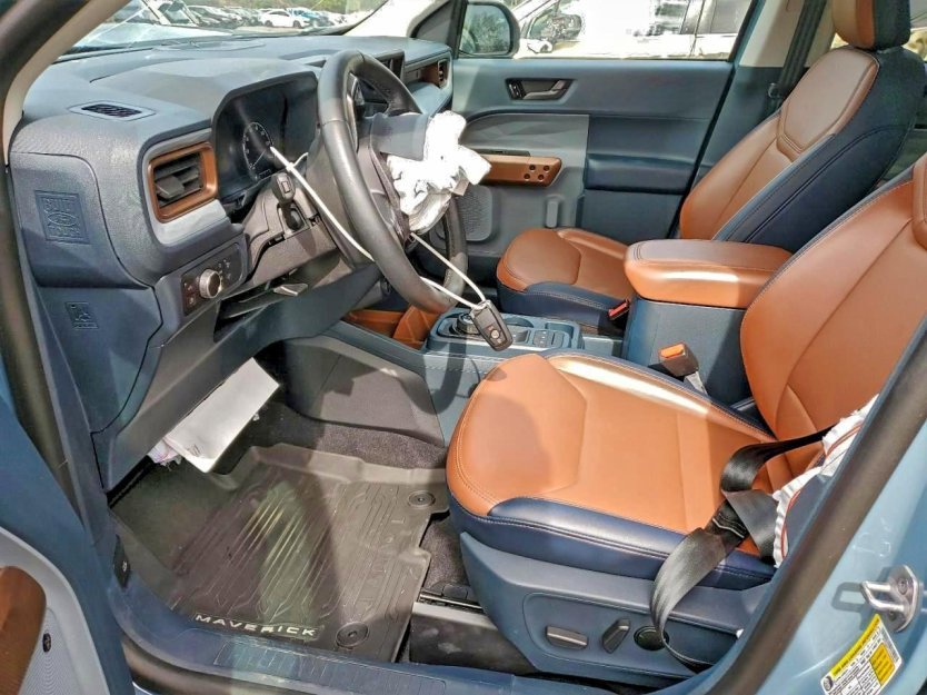 Used 2023 Ford Maverick Lariat w/ Lariat Luxury Package image 6