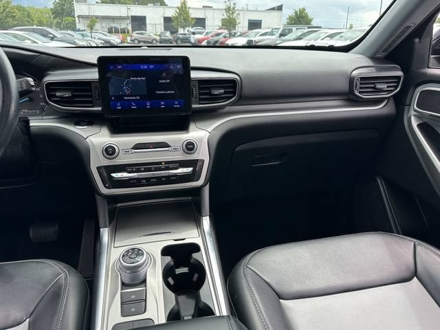 Used 2022 Ford Explorer XLT w/ Equipment Group 202A RWD image 14