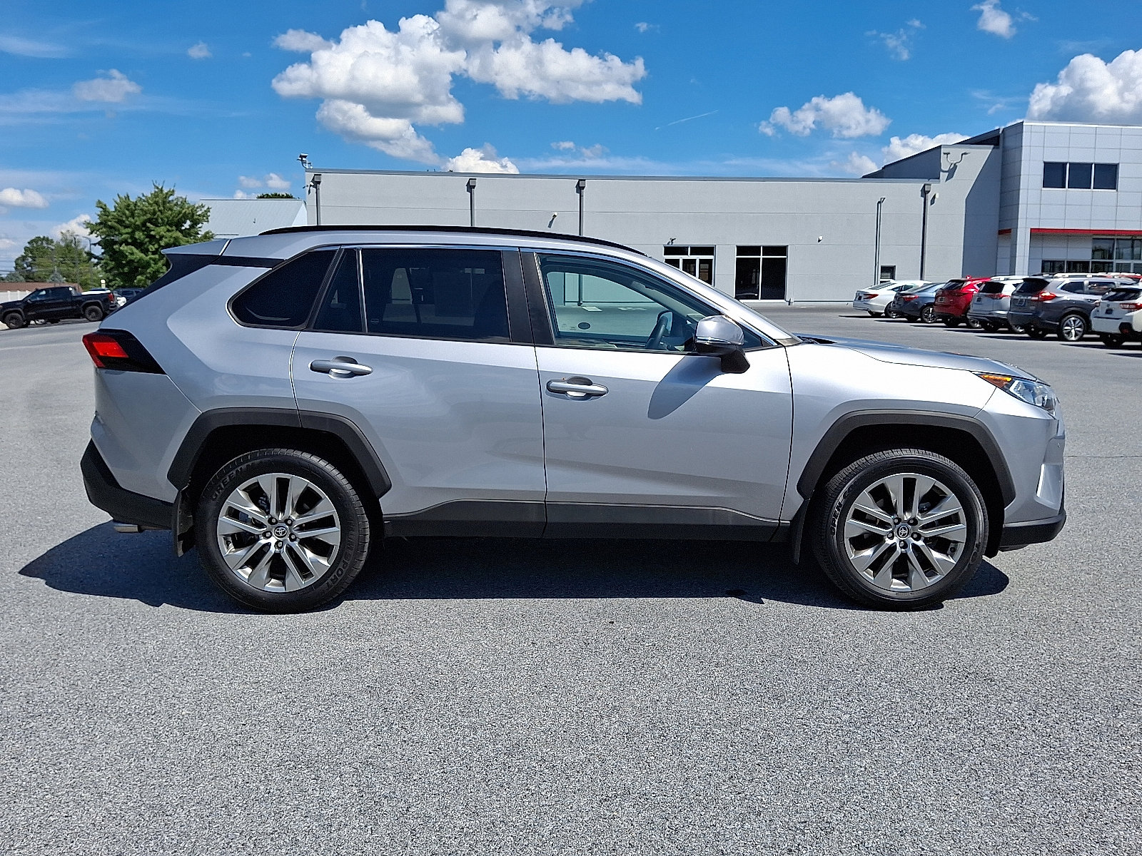 Certified 2021 Toyota RAV4 XLE Premium image 8