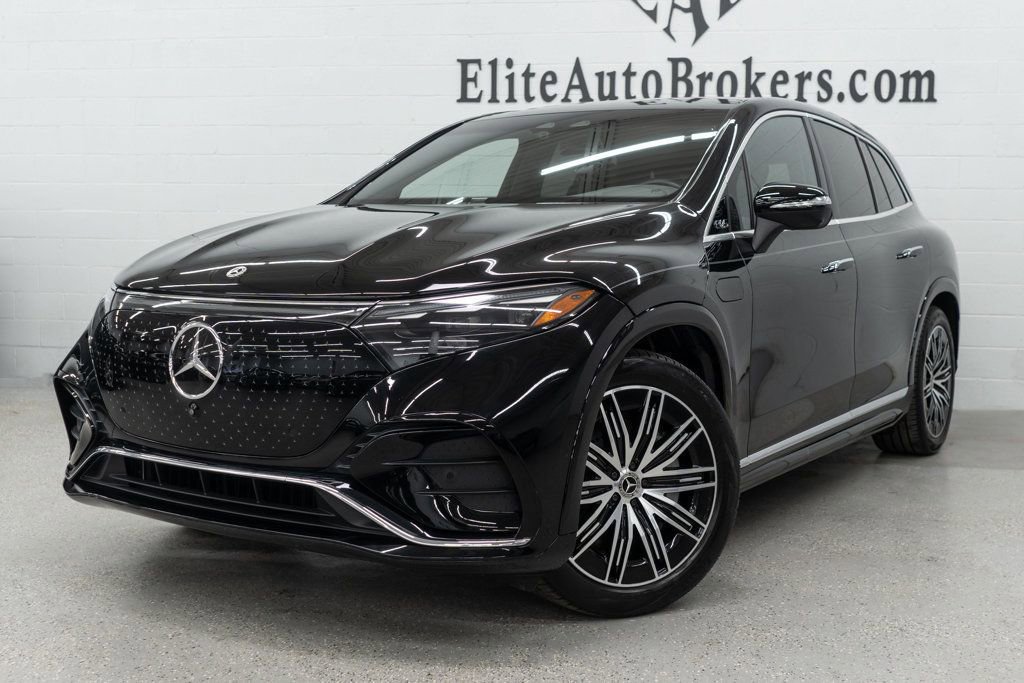 Used 2023 Mercedes-Benz EQS 580 4MATIC SUV w/ Exclusive Trim Package image 59