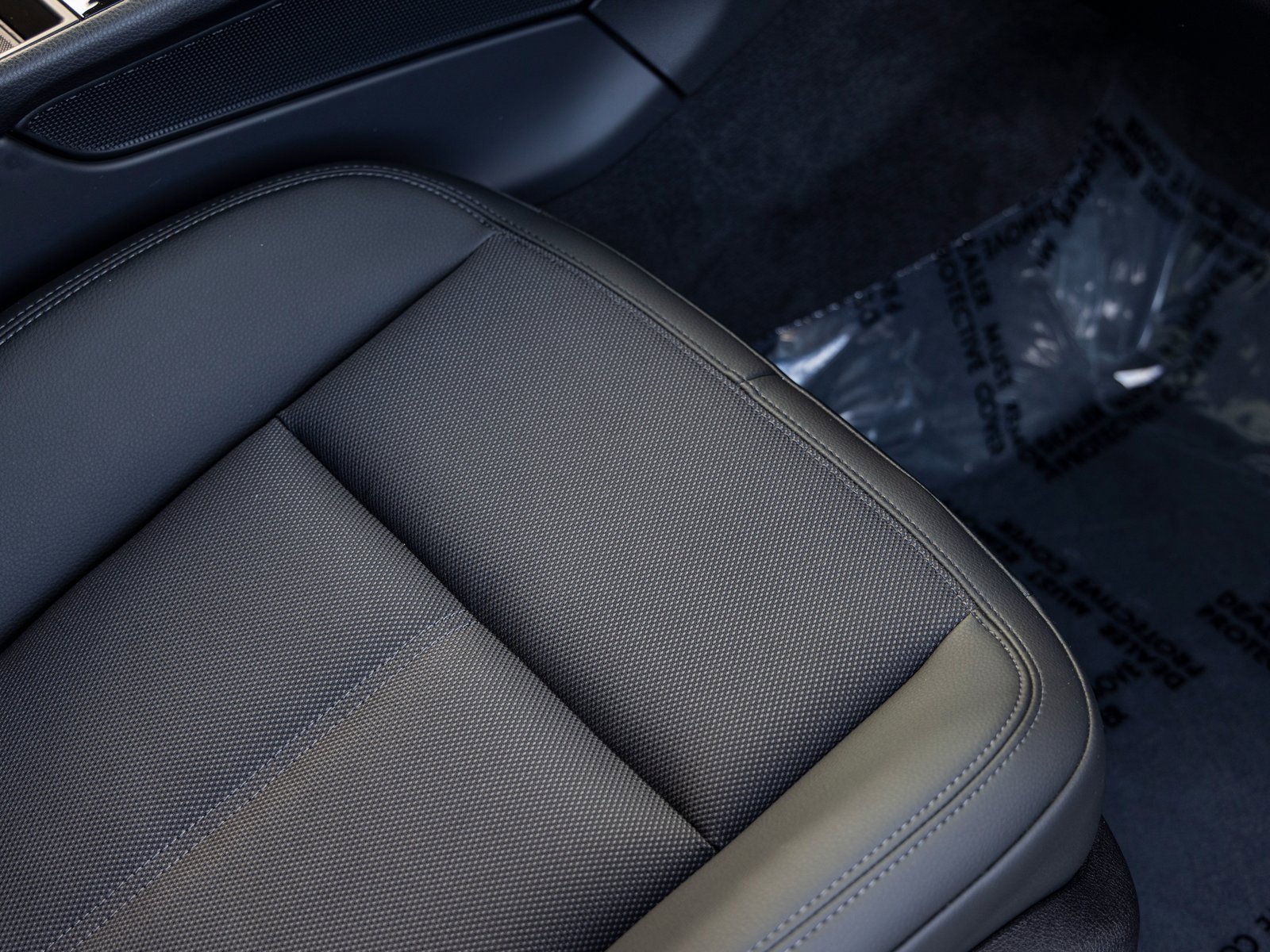 Certified 2025 Porsche Macan image 50