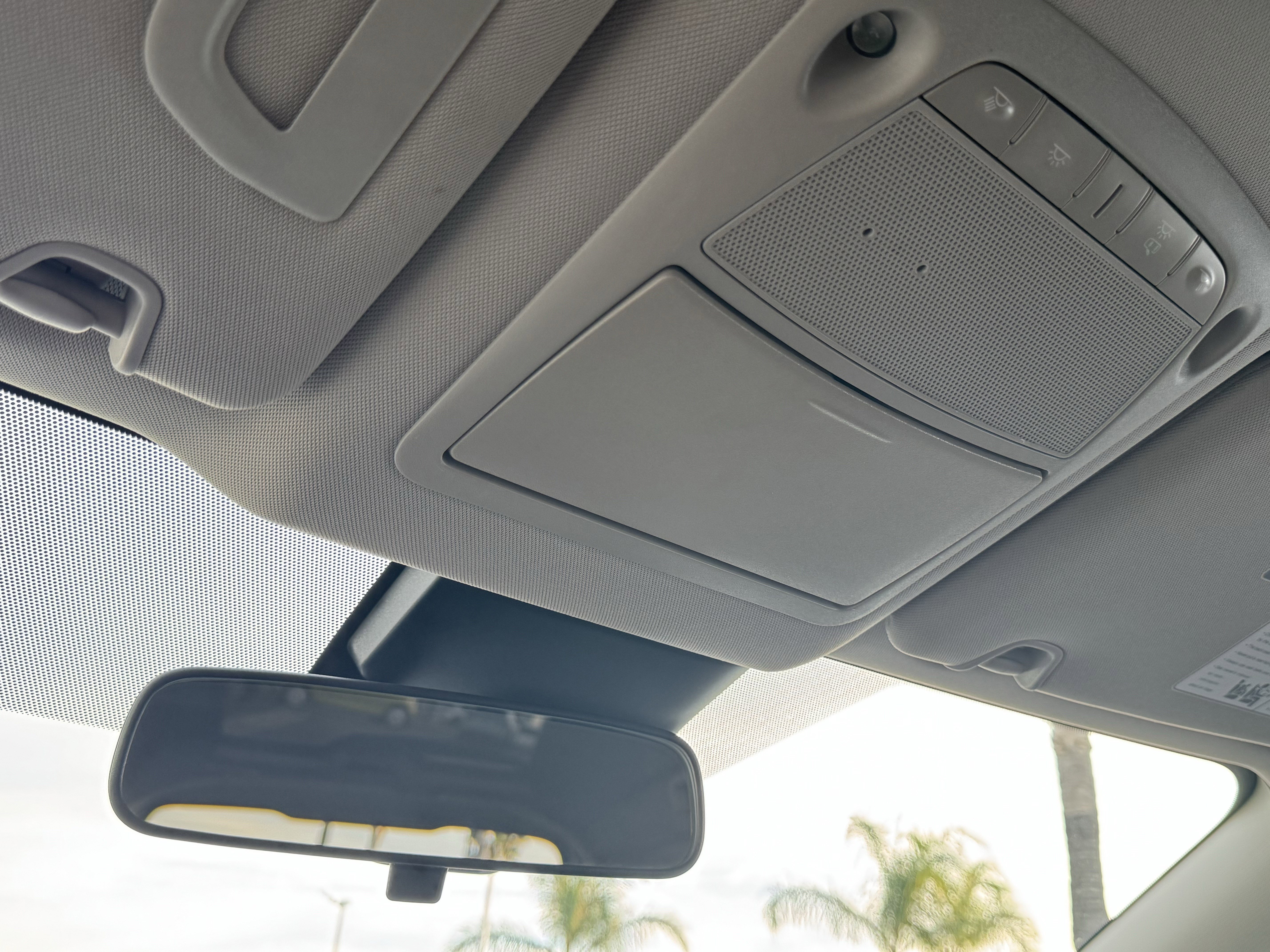 Used 2020 Nissan Rogue SV image 31