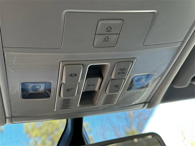 Used 2019 Volkswagen Tiguan SE w/ Panoramic Sunroof Package image 32