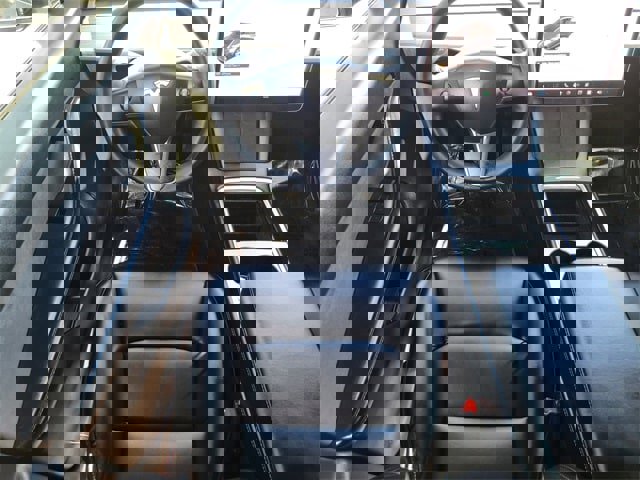 Used 2021 Tesla Model Y Long Range image 18