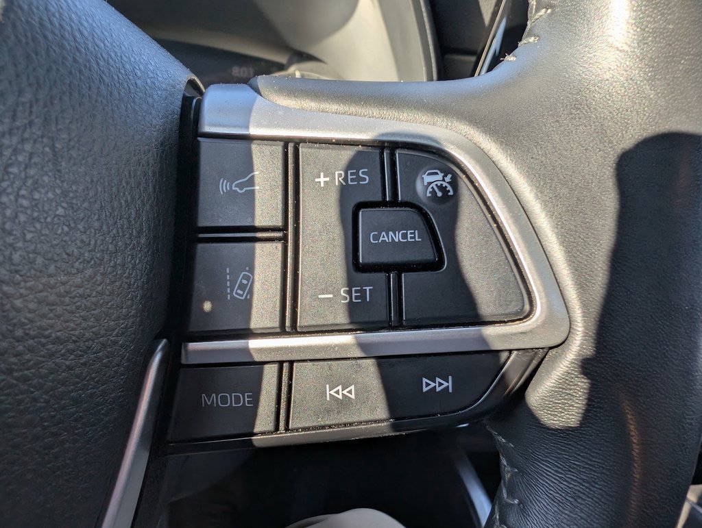 Used 2024 Toyota Highlander LE image 24