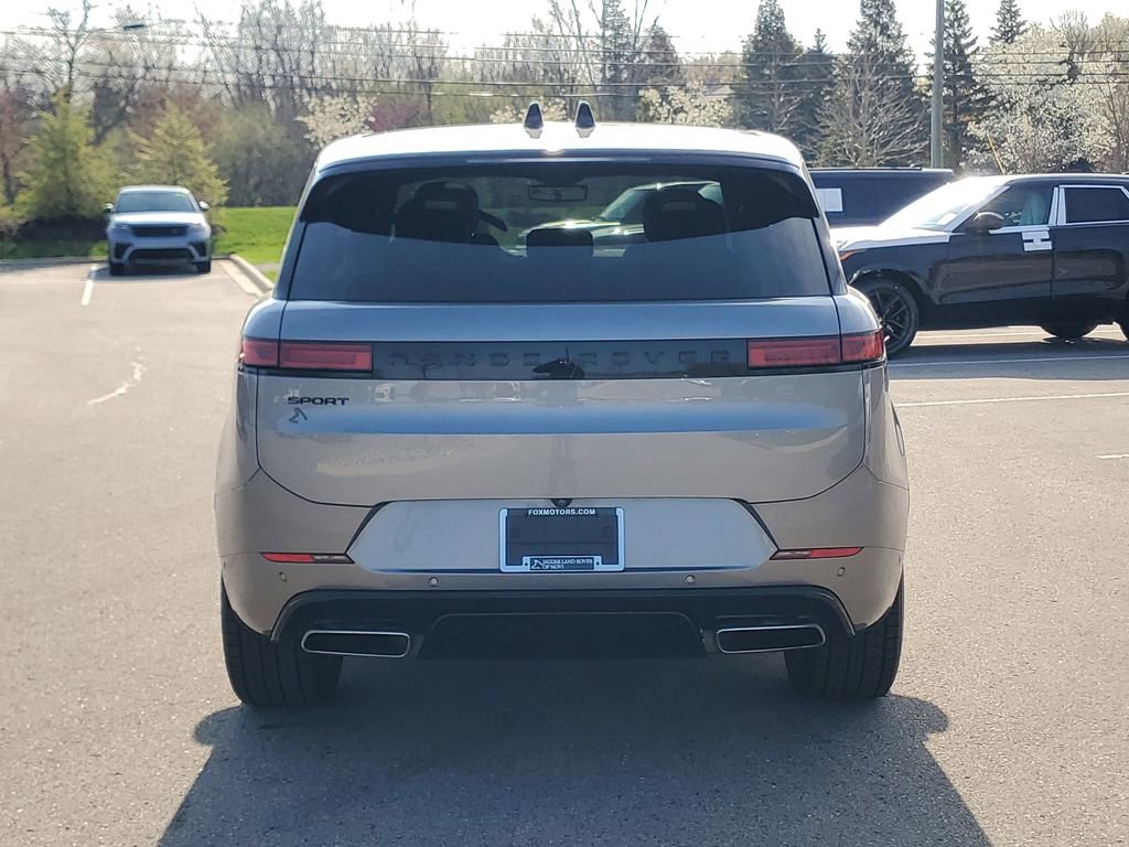 Certified 2024 Land Rover Range Rover Sport Dynamic SE AWD/4WD image 6