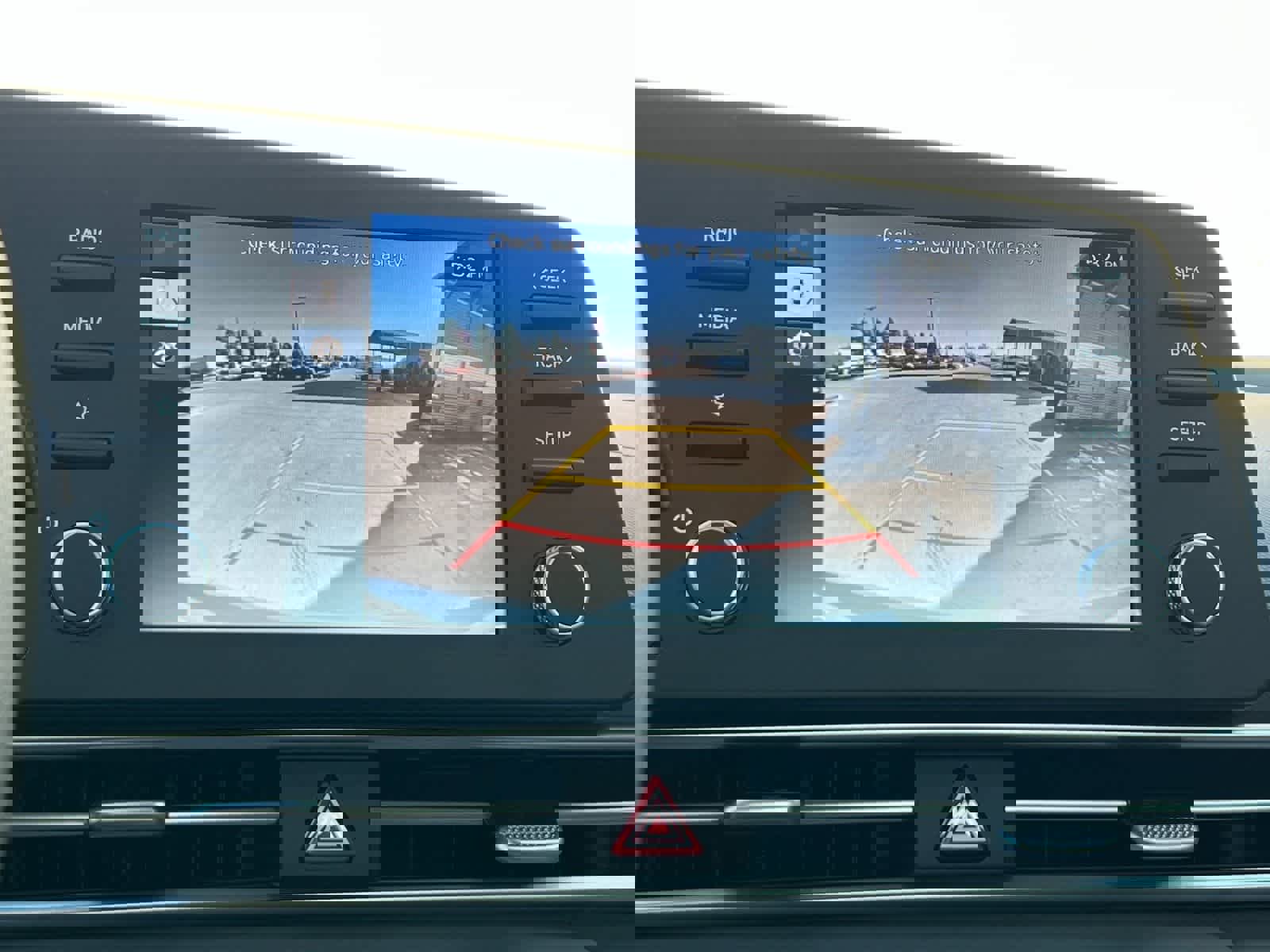 Certified 2025 Hyundai Elantra SE image 10