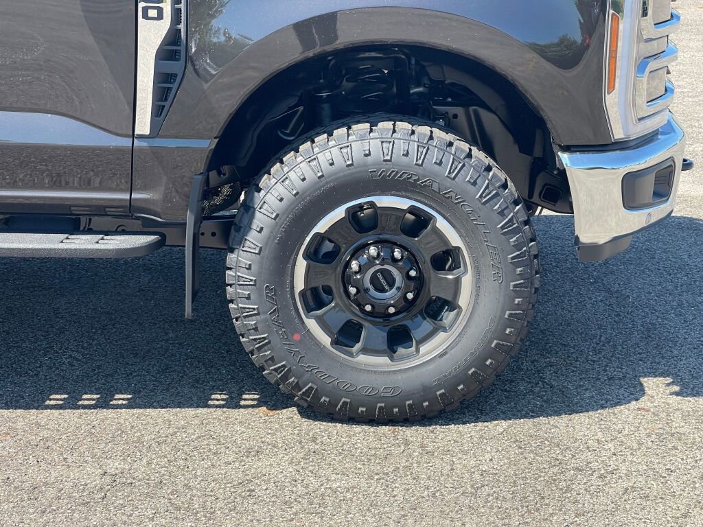 New 2025 Ford F250 King Ranch w/ Tremor Off-Road Package image 16