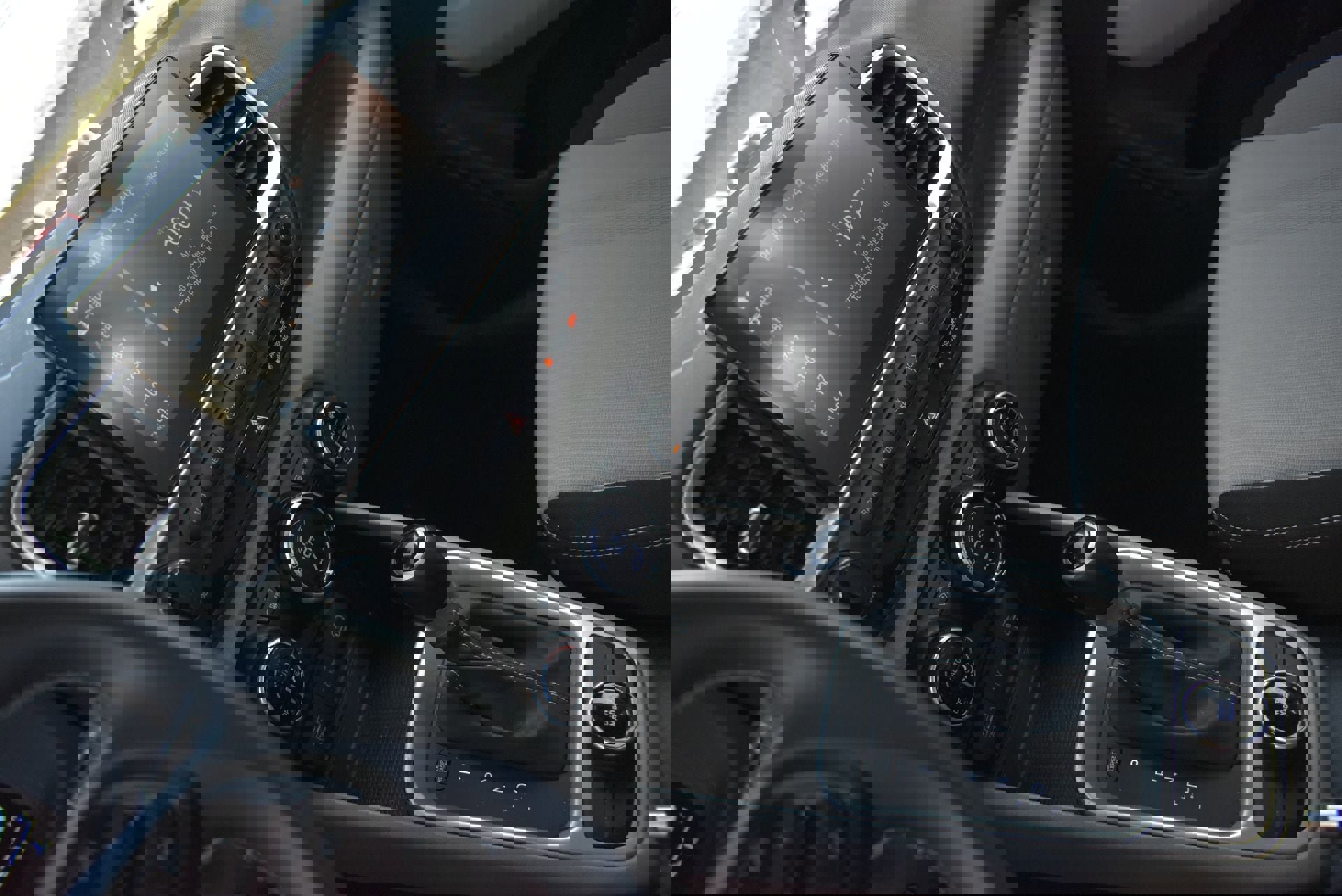 Used 2025 Hyundai Venue SEL FWD image 24