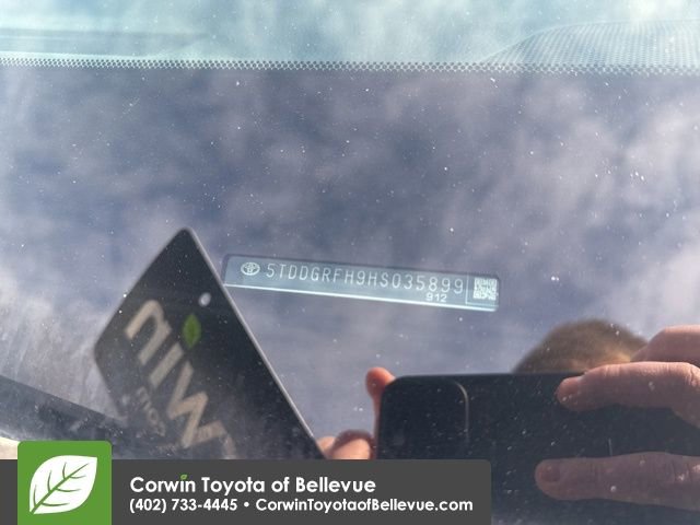 Used 2017 Toyota Highlander Limited w/ Protection Package #3 image 10