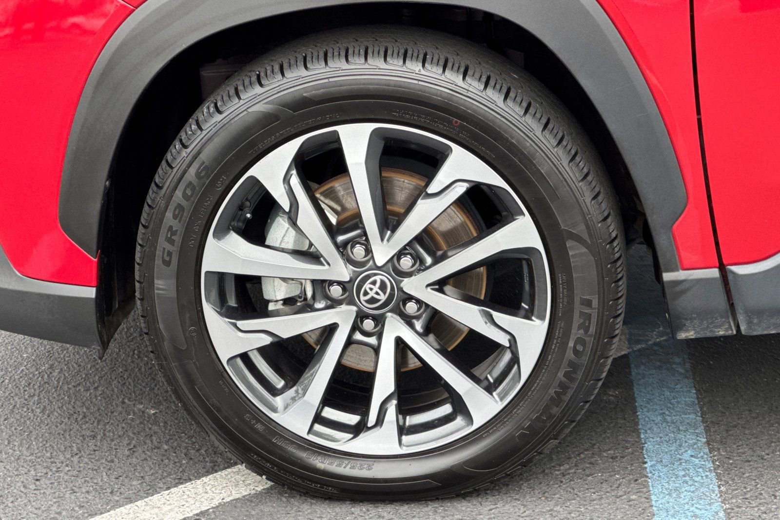 Used 2024 Toyota Corolla Cross XLE image 31