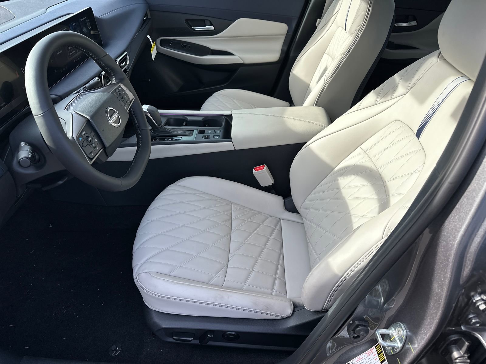 New 2026 Nissan Sentra SL w/ Floor Mat Package image 9