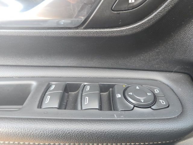 Used 2022 GMC Terrain SLE w/ Driver Convenience Package image 28