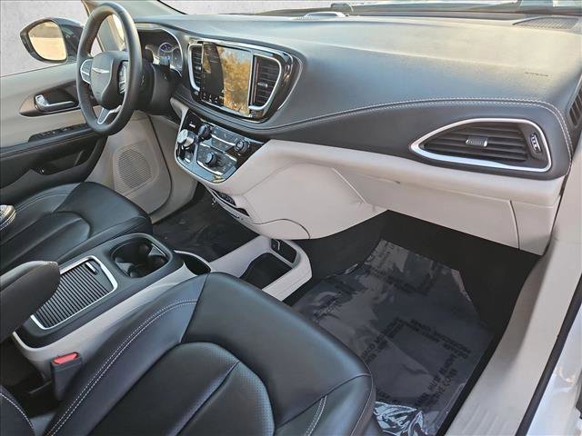 Used 2024 Chrysler Pacifica Limited FWD image 22