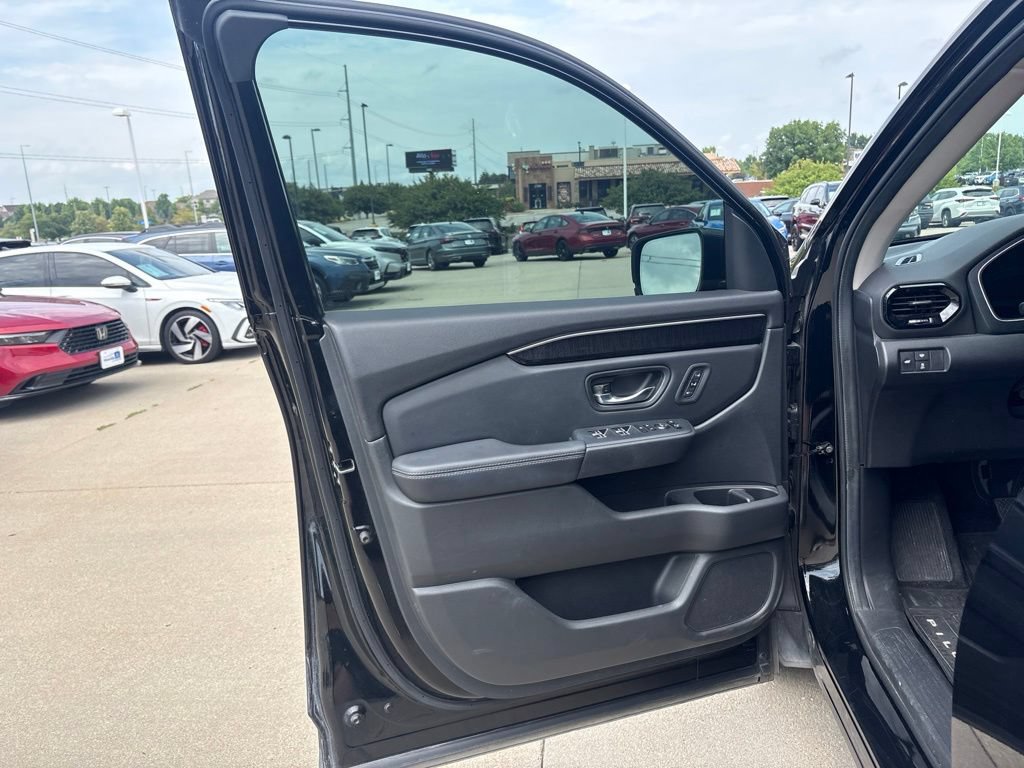 Certified 2023 Honda Pilot Elite image 9