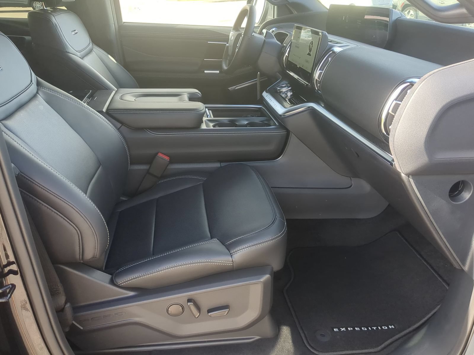 New 2027 Ford Expedition Max Platinum w/ Stealth Appearance Package AWD/4WD image 39