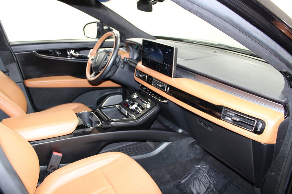 Used 2023 Lincoln Nautilus Black Label w/ Cargo Utility Package image 31