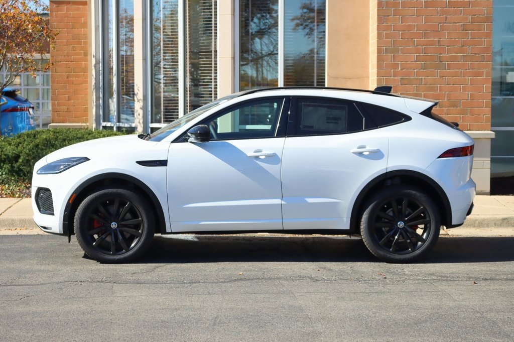 Used 2024 Jaguar E-PACE R-Dynamic SE image 2