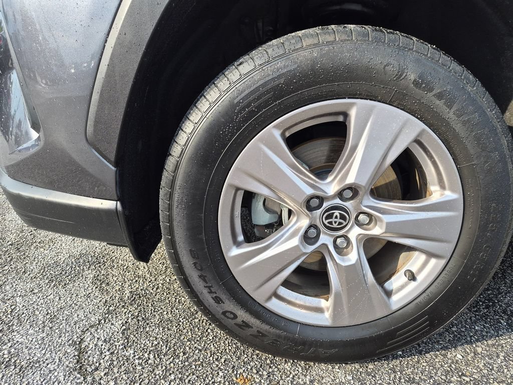Used 2022 Toyota RAV4 XLE FWD image 20