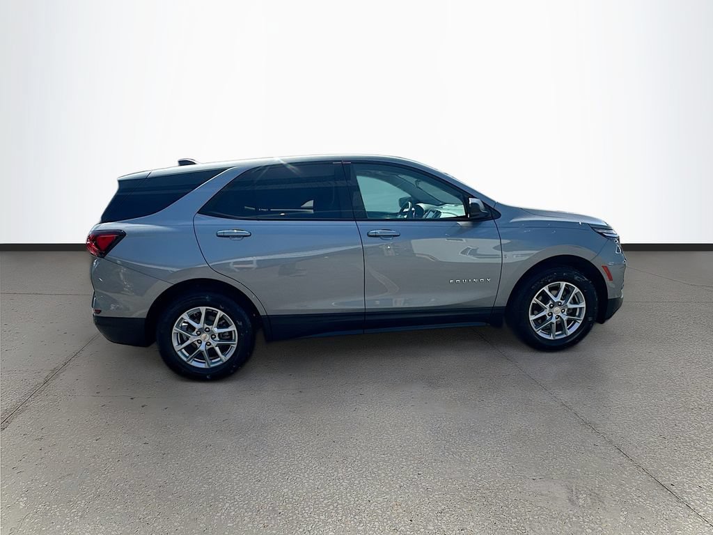 Used 2023 Chevrolet Equinox LS w/ LS Convenience Package FWD image 8