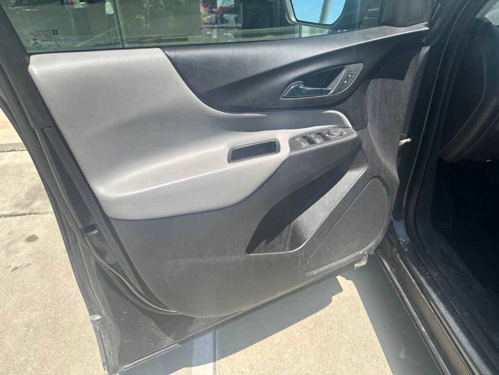 Used 2020 Chevrolet Equinox LS FWD image 12