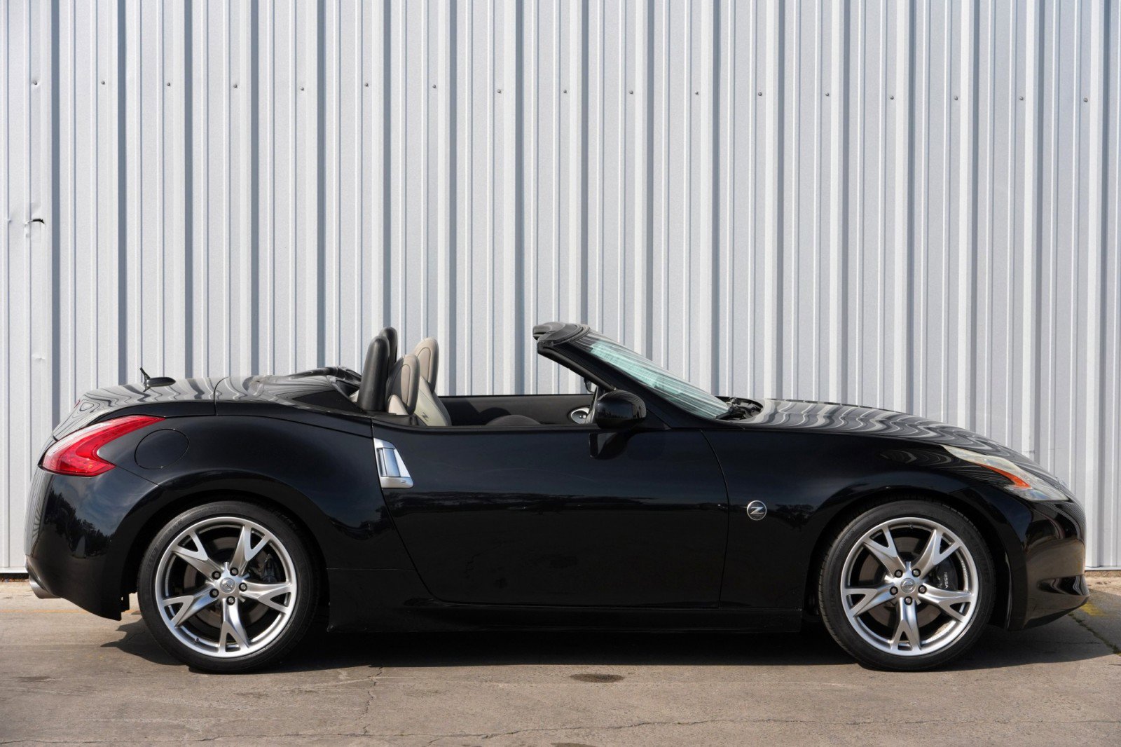 Used 2010 Nissan 370Z Touring w/ Sport Pkg image 43