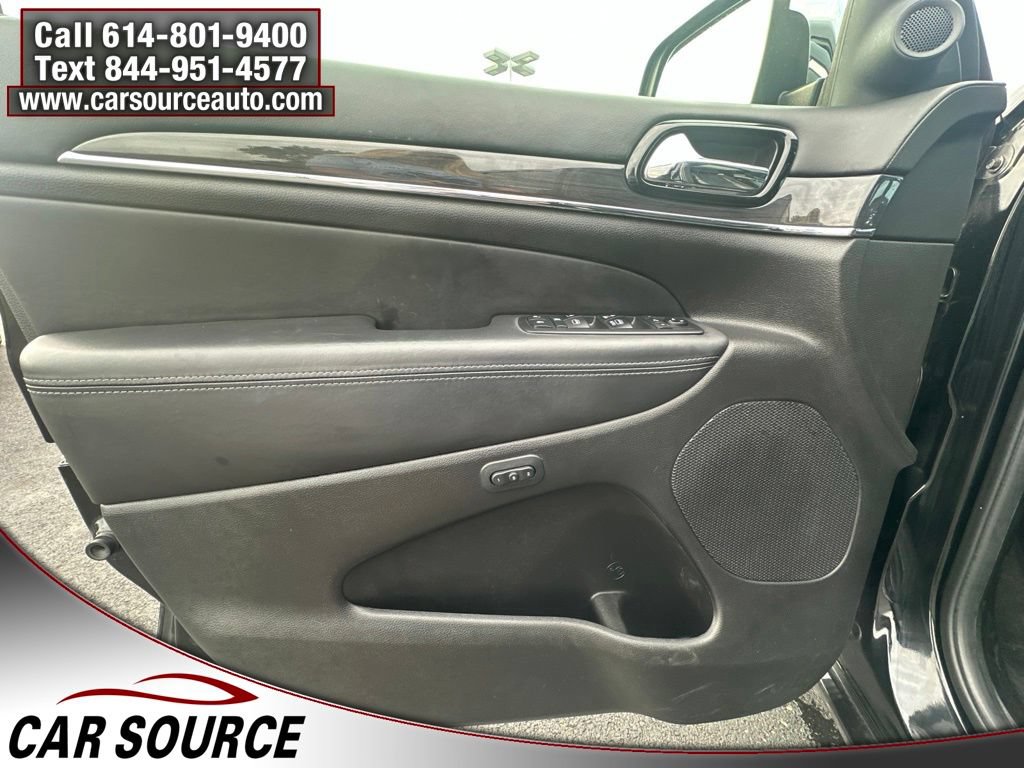 Used 2019 Jeep Grand Cherokee Overland AWD/4WD image 12