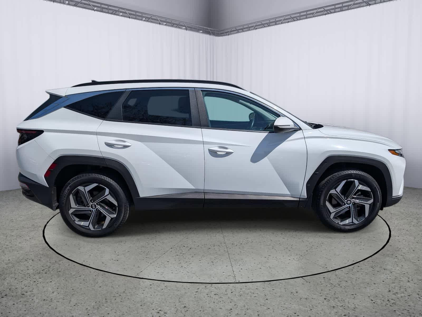 Used 2023 Hyundai Tucson SEL w/ Convenience Package AWD/4WD image 2