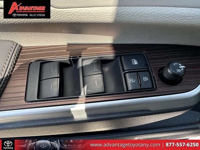 Used 2021 Toyota Sienna XLE AWD/4WD image 20