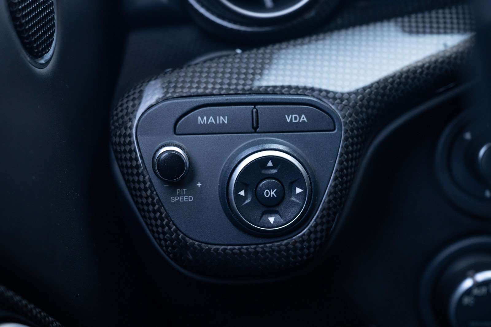 Used 2013 Ferrari F12 Berlinetta RWD image 34