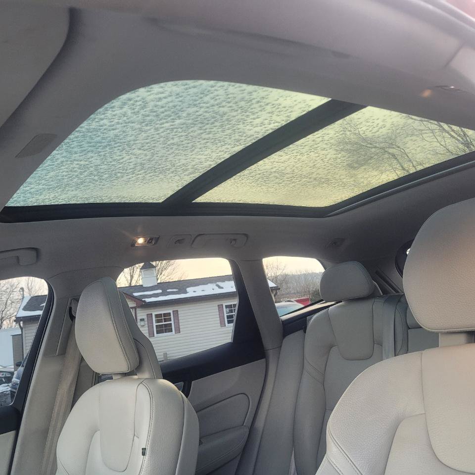 Used 2018 Volvo XC60 T5 Inscription AWD/4WD image 14