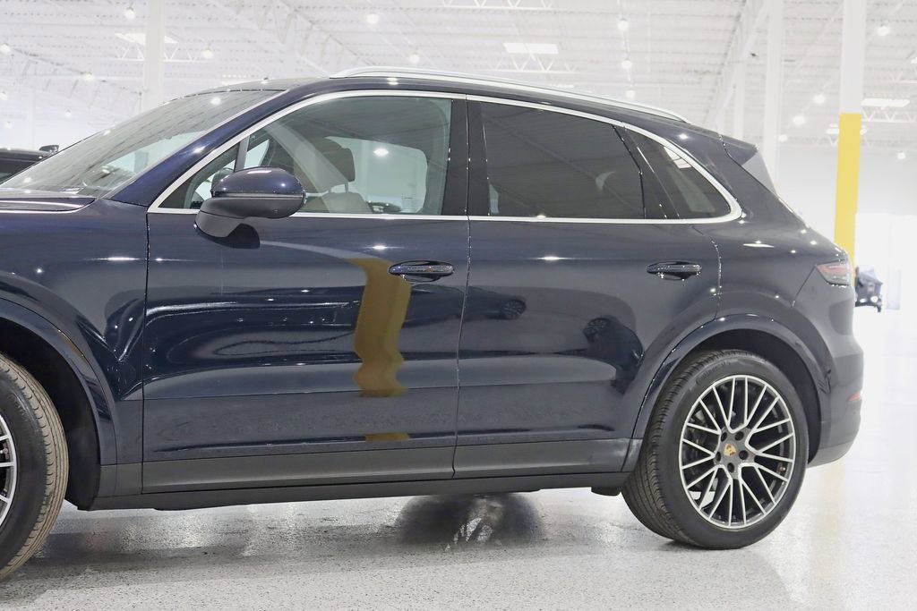 Used 2023 Porsche Cayenne image 3