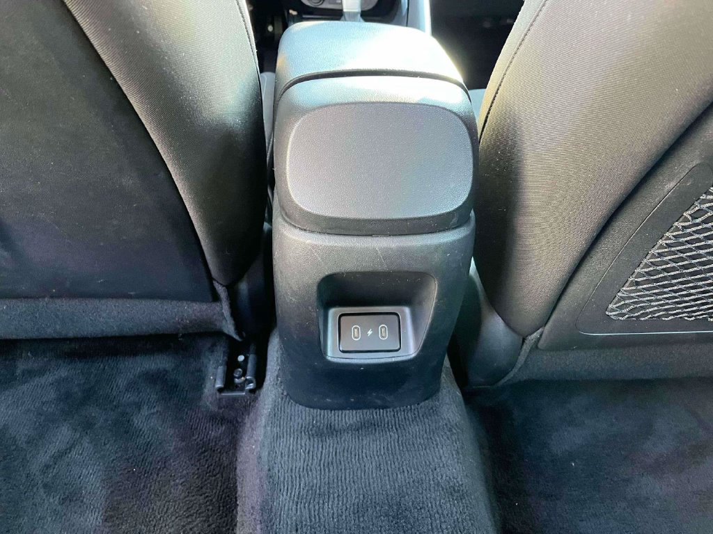 Used 2025 Hyundai Elantra SEL FWD image 4
