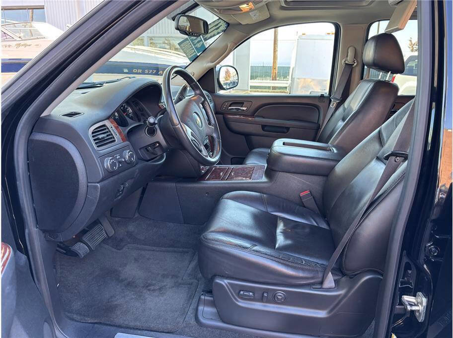 Used 2011 Chevrolet Tahoe LTZ image 13