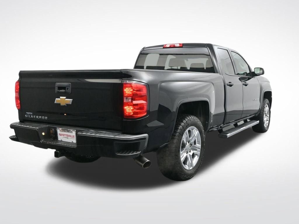 Used 2017 Chevrolet Silverado 1500 Custom w/ Custom Convenience Package AWD/4WD image 6