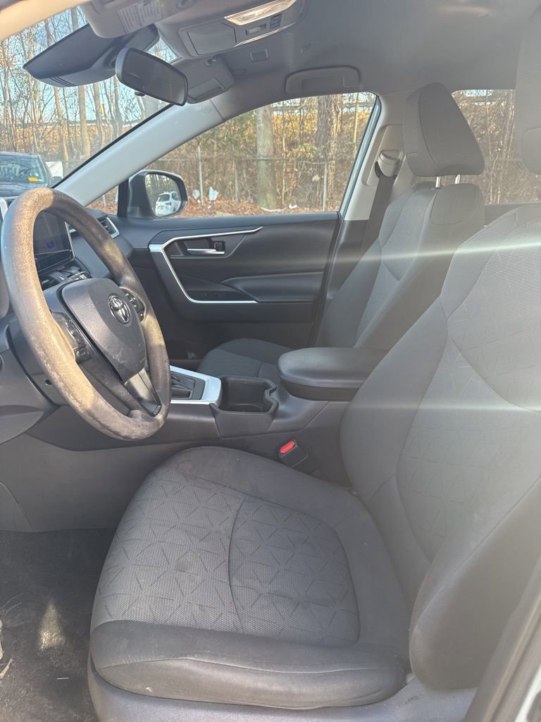 Used 2023 Toyota RAV4 XLE image 9