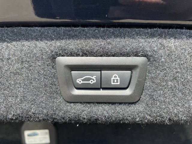 Used 2018 BMW M550i xDrive AWD/4WD image 34