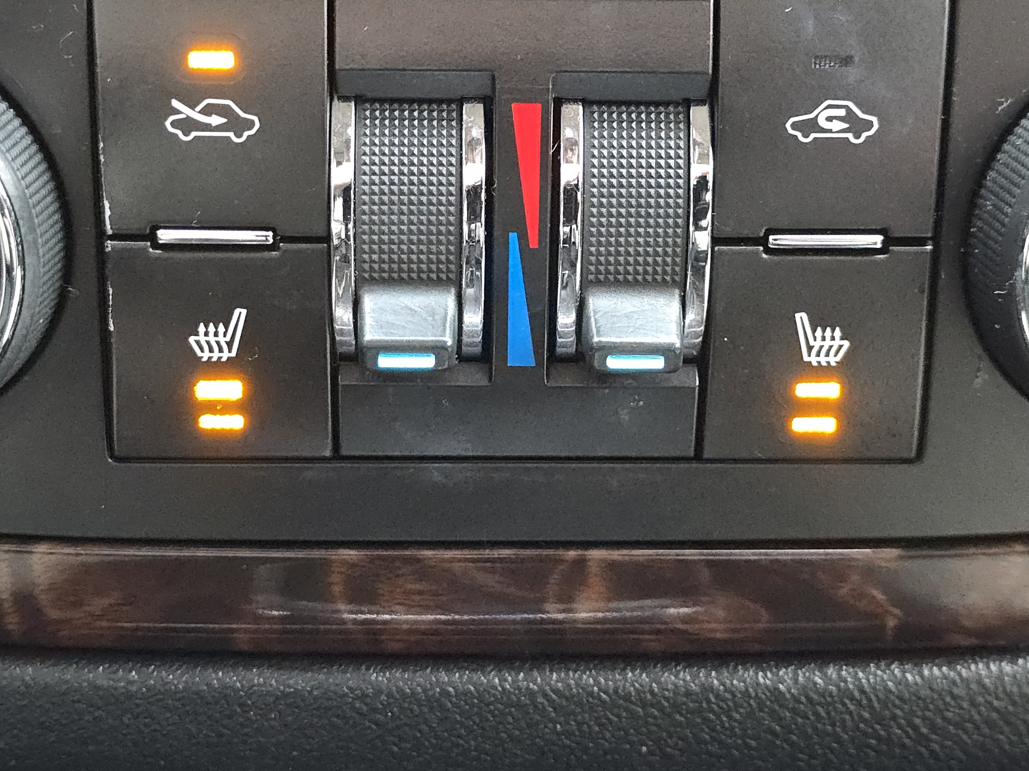 Used 2014 Chevrolet Impala LTZ FWD image 10