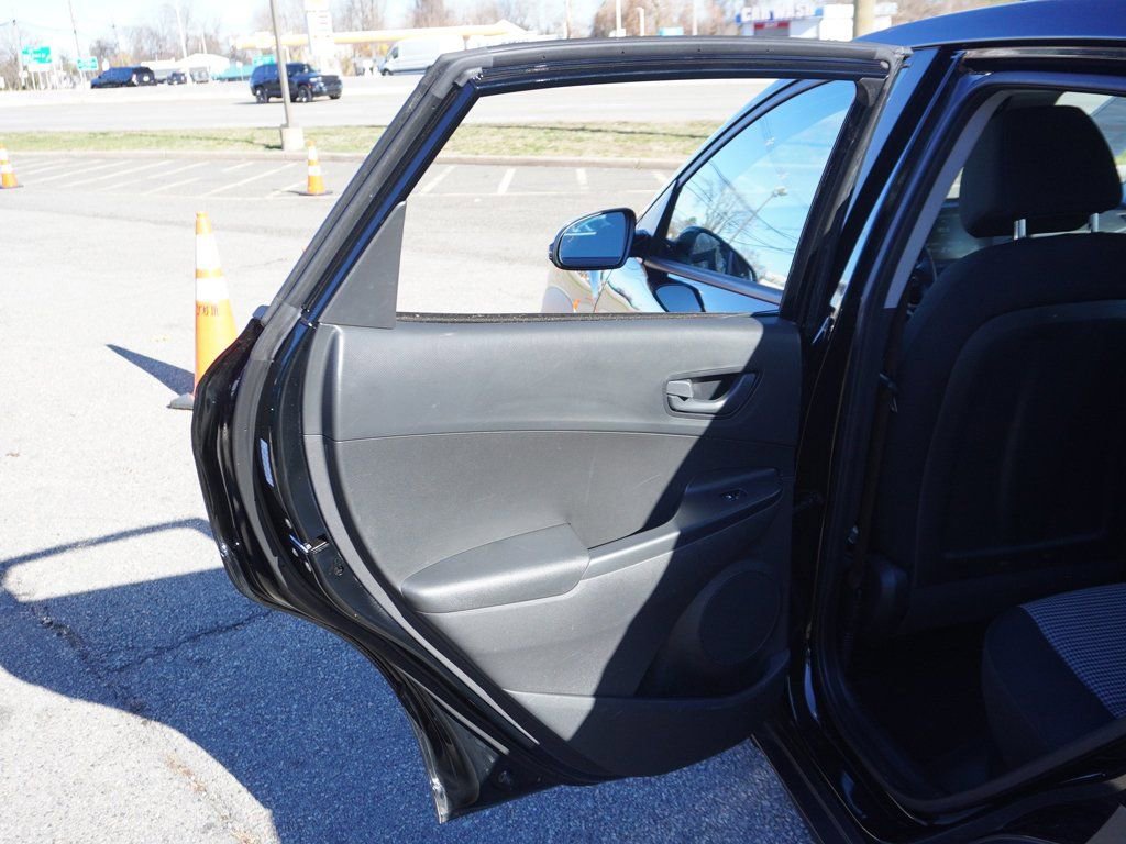 Used 2023 Hyundai Kona SE w/ Cargo Package image 22