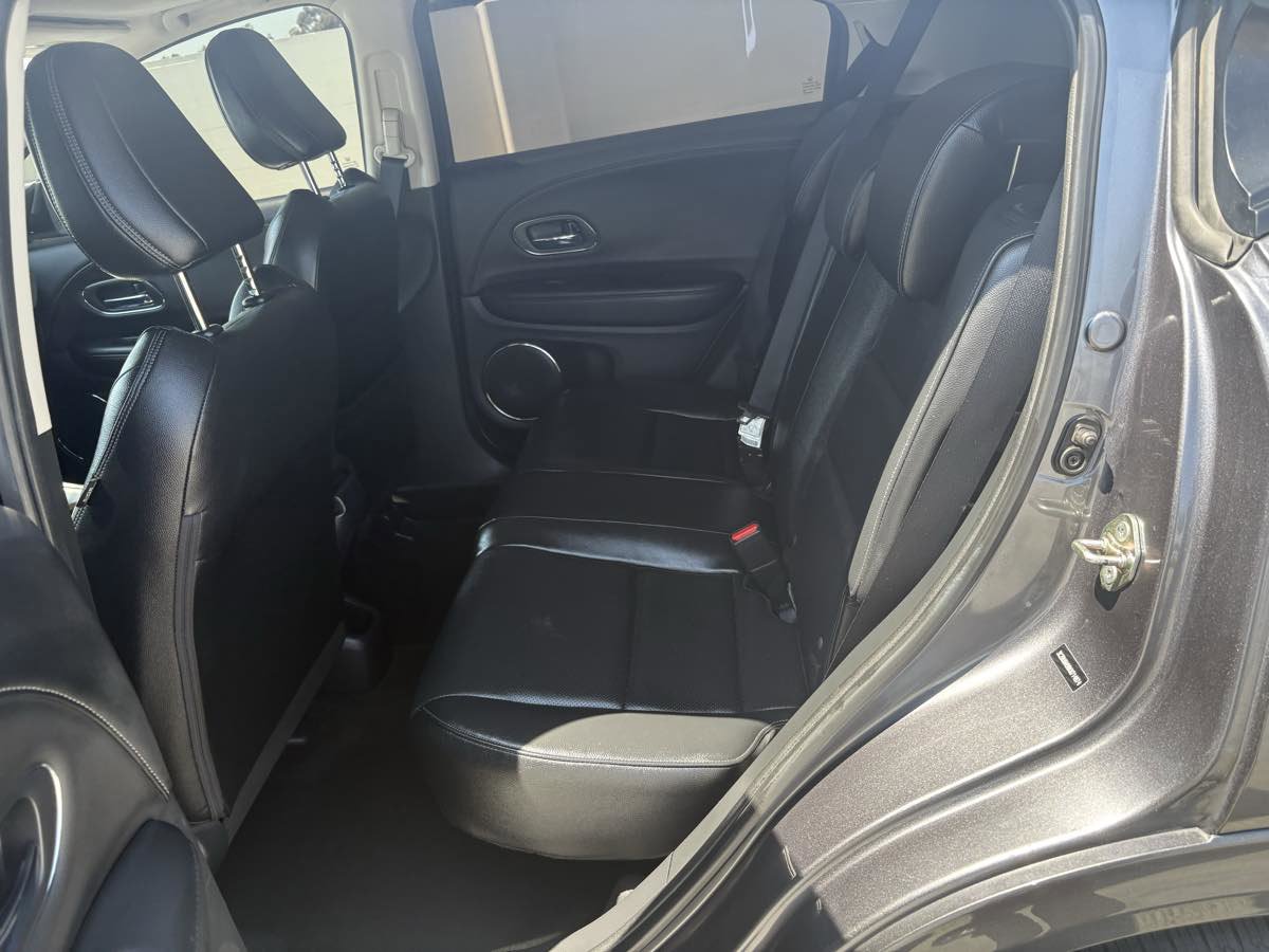 Used 2019 Honda HR-V Touring image 16