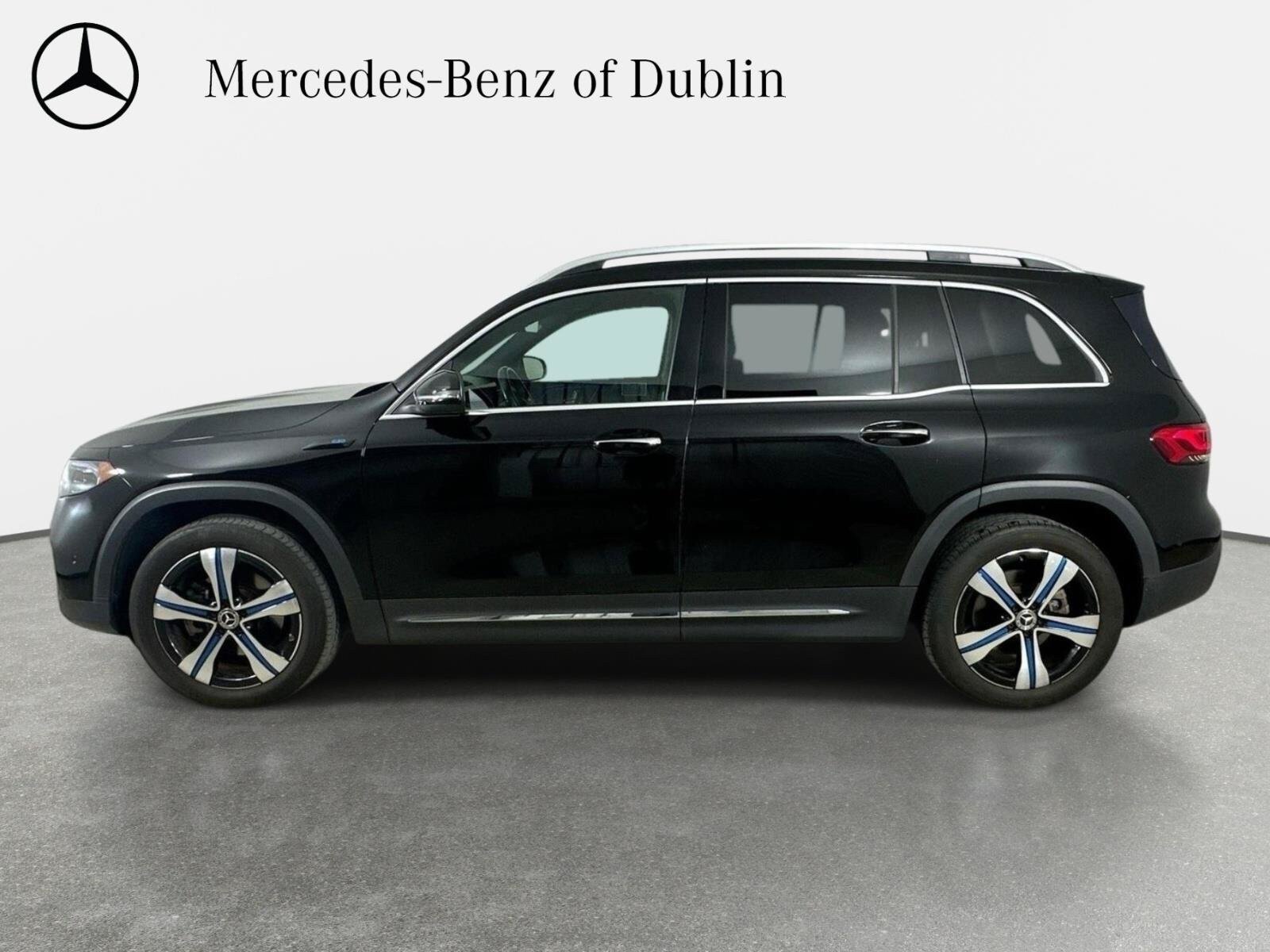 Used 2023 Mercedes-Benz EQB 350 4MATIC SUV image 5