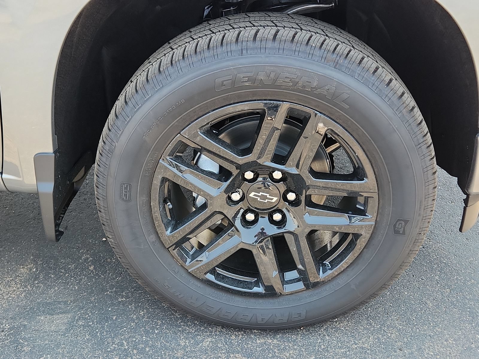 New 2026 Chevrolet Silverado 1500 Custom w/ LPO, Dark Essentials Package AWD/4WD image 7