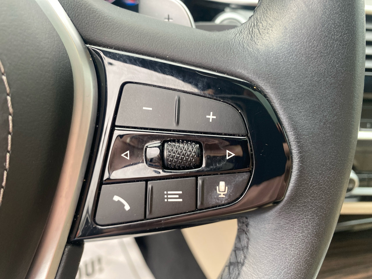 Used 2023 BMW 530i w/ Convenience Package image 19