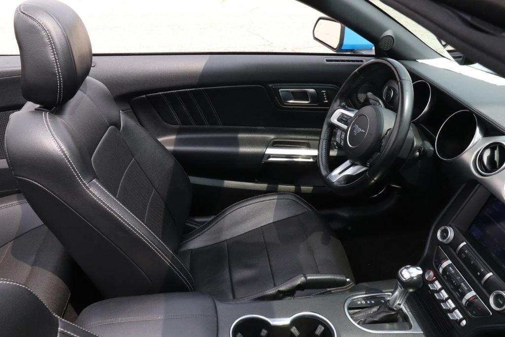 Used 2023 Ford Mustang Convertible RWD image 10