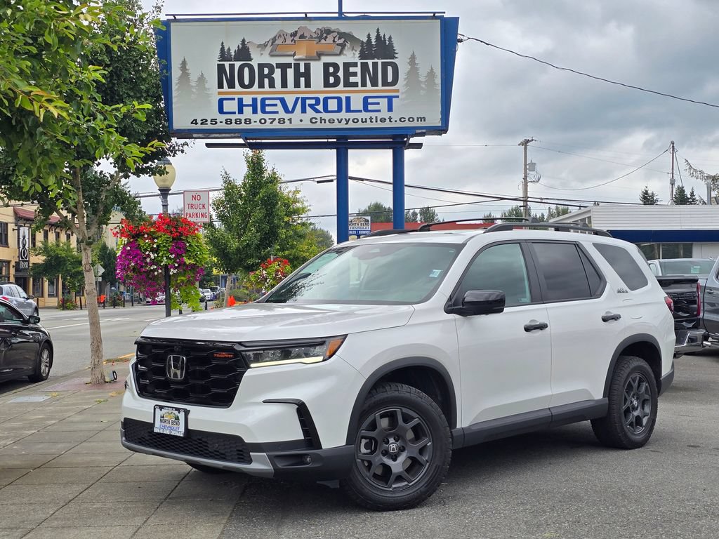 Used 2023 Honda Pilot TrailSport image 1