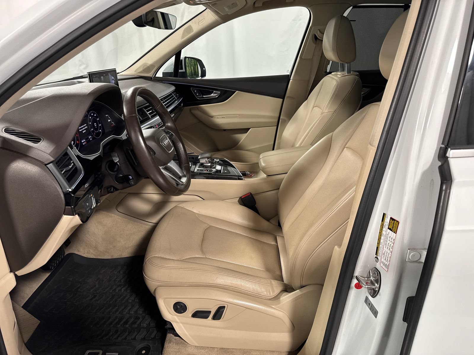 Used 2019 Audi Q7 3.0T Premium Plus w/ Premium Plus Package AWD/4WD image 3
