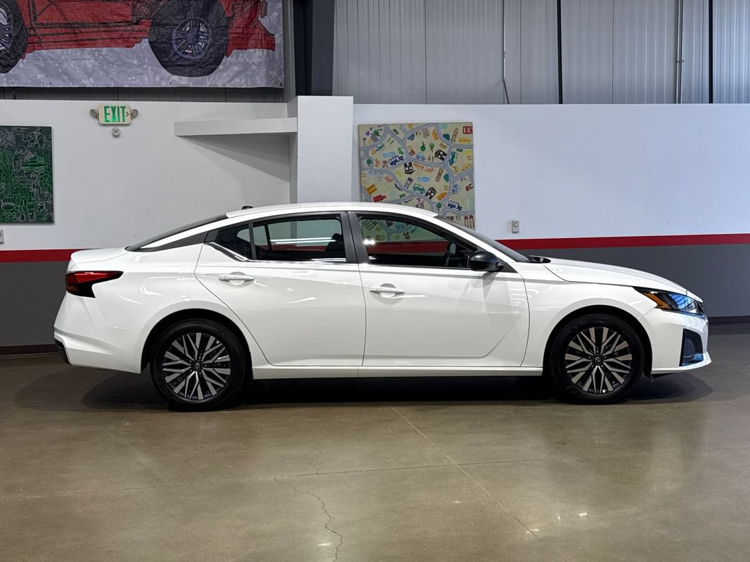 Used 2026 Nissan Altima 2.5 SV AWD/4WD image 3