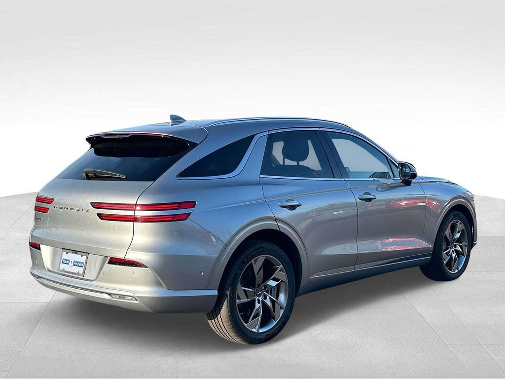 Used 2023 Genesis Electrified GV70 image 4